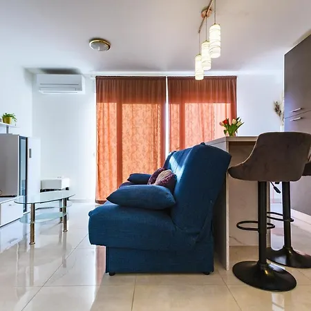 - With Summer Balcony And Parking Apartman