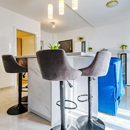 - With Summer Balcony And Parking Apartman