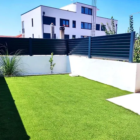 Apartman - With Summer Balcony And Parking