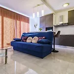Lejlighed - With Summer Balcony And Parking