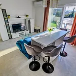 Lejlighed - With Summer Balcony And Parking *