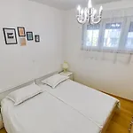 Lejlighed - With Summer Balcony And Parking *