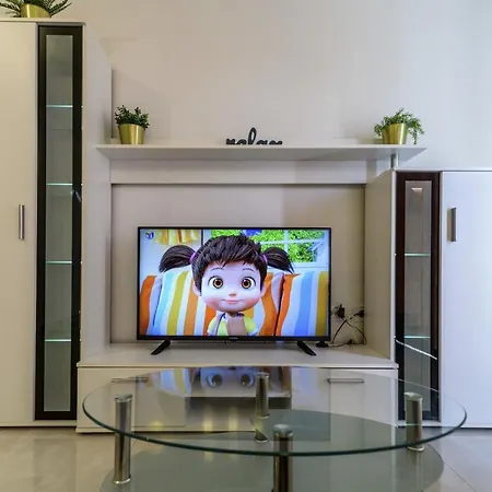 - With Summer Balcony And Parking Апартаменти Задар