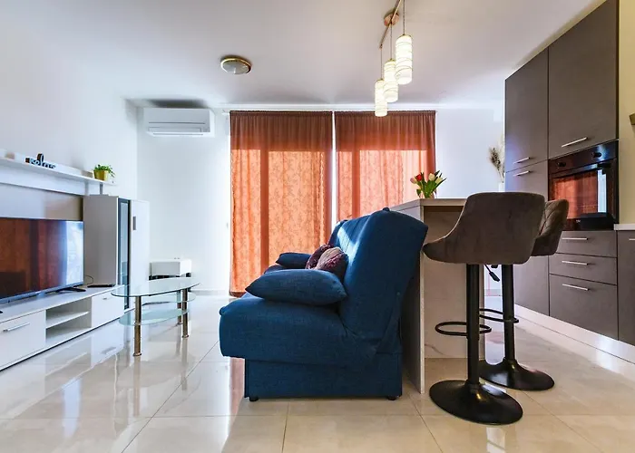 - With Summer Balcony And Parking Διαμέρισμα