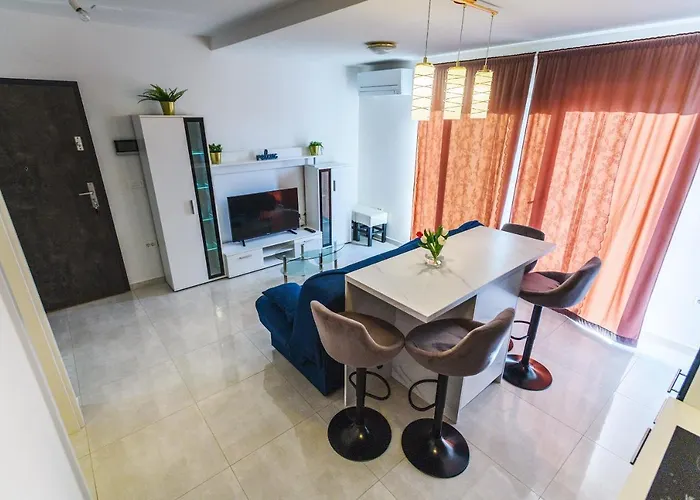 - With Summer Balcony And Parking Διαμέρισμα